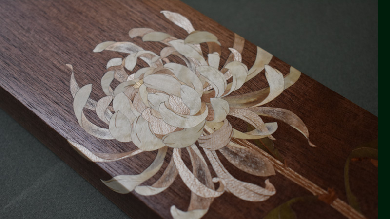 Chrysanthemum Tanzaku box - Wood Art HAS 木象嵌作家 蓮尾 知子